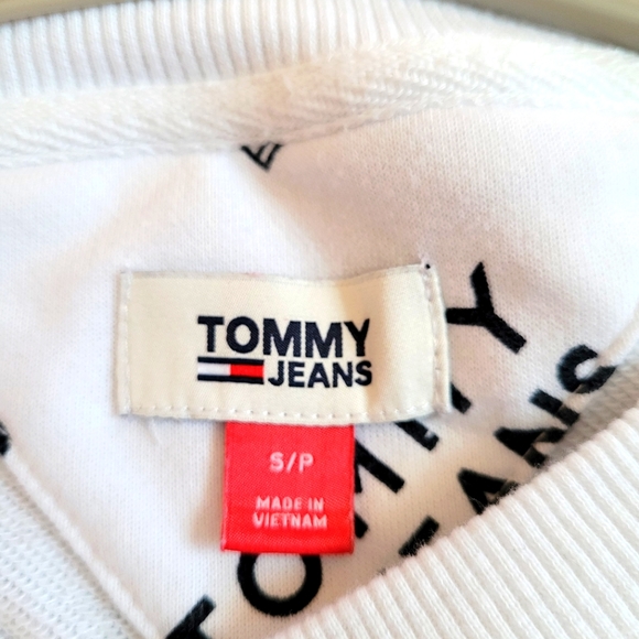 Tommy Jeans Women's Cropped Sweatshirt Long Sleeve Round Neck - Picture 9 of 11